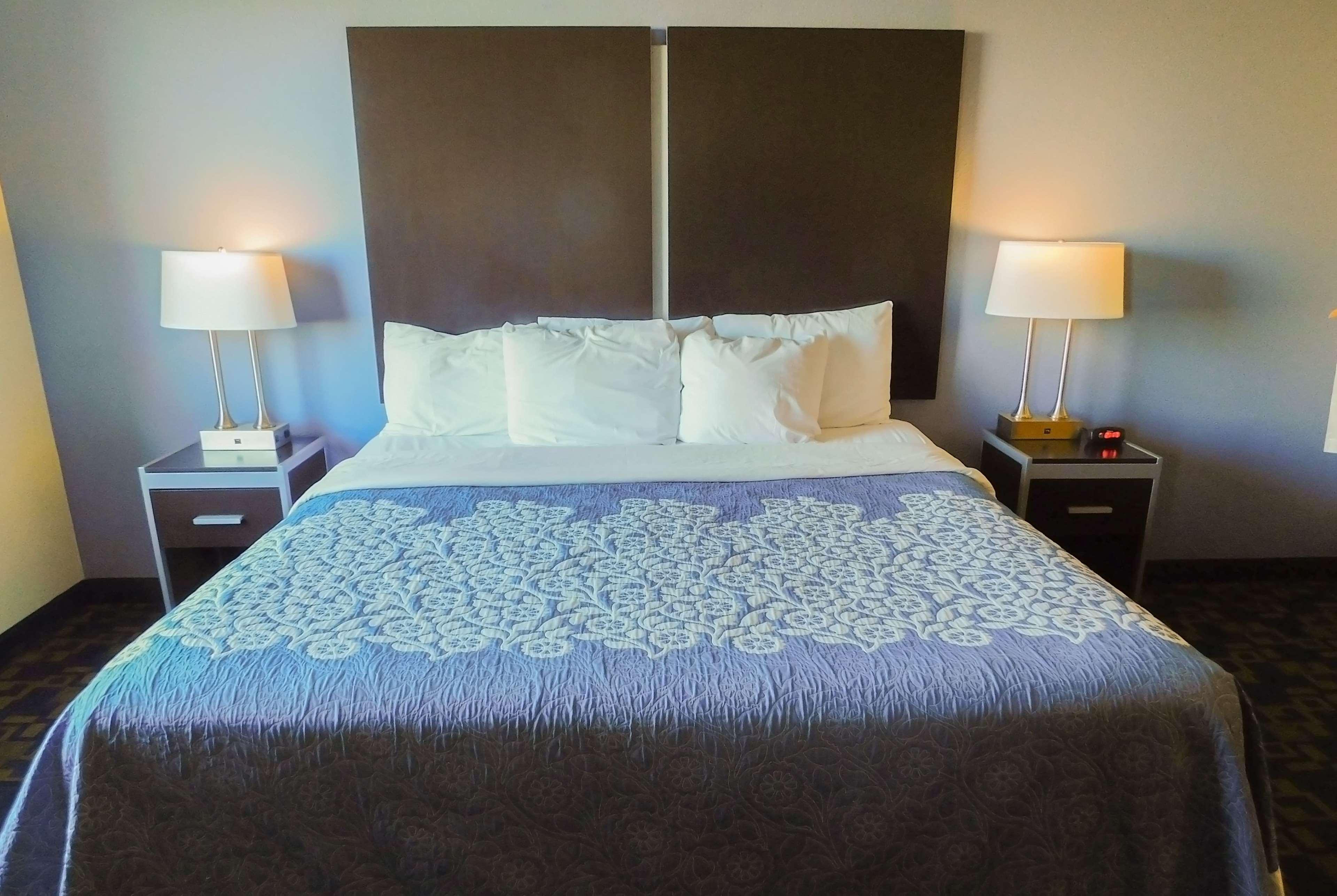 Days Inn & Suites By Wyndham Pocahontas Eksteriør bilde