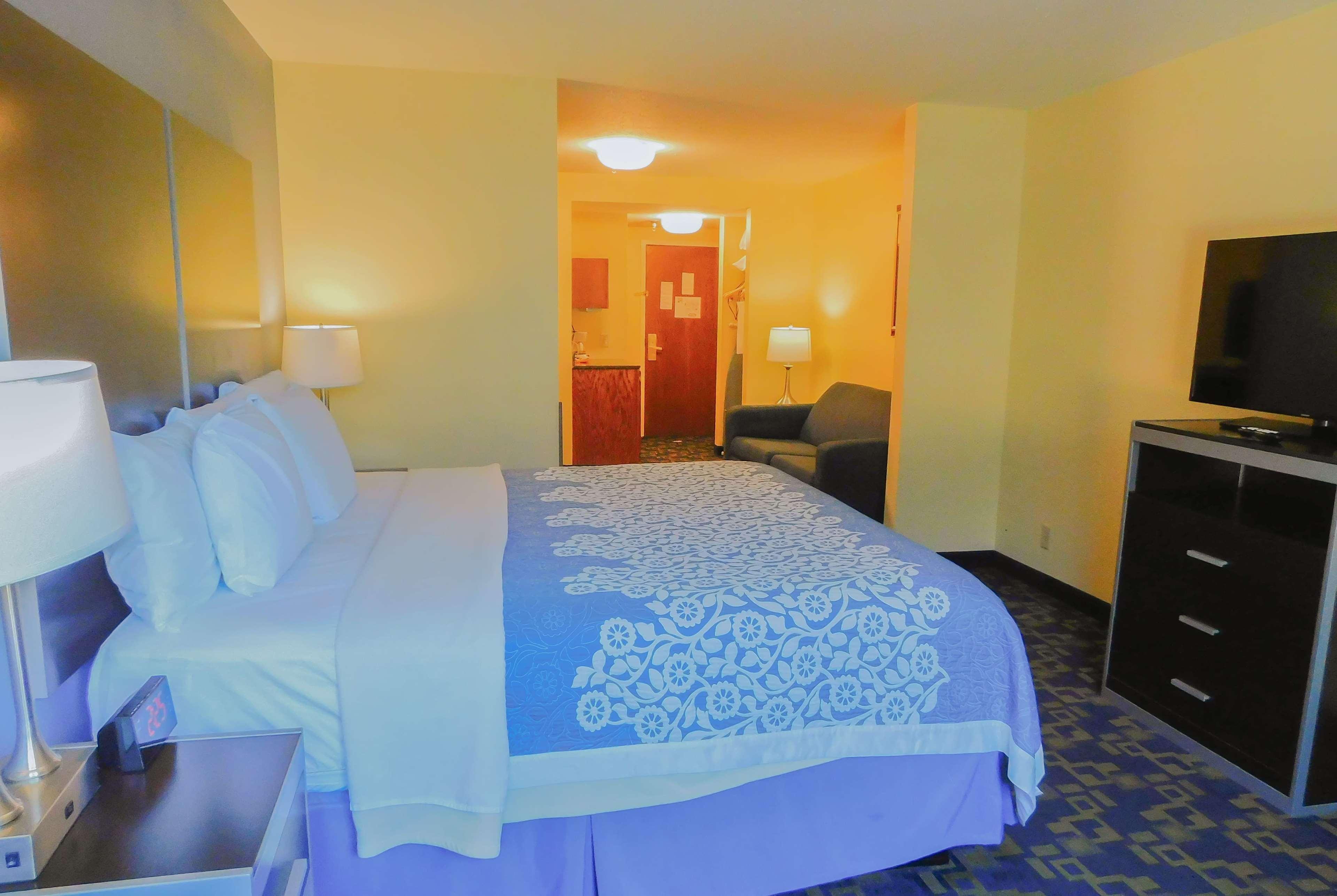 Days Inn & Suites By Wyndham Pocahontas Eksteriør bilde