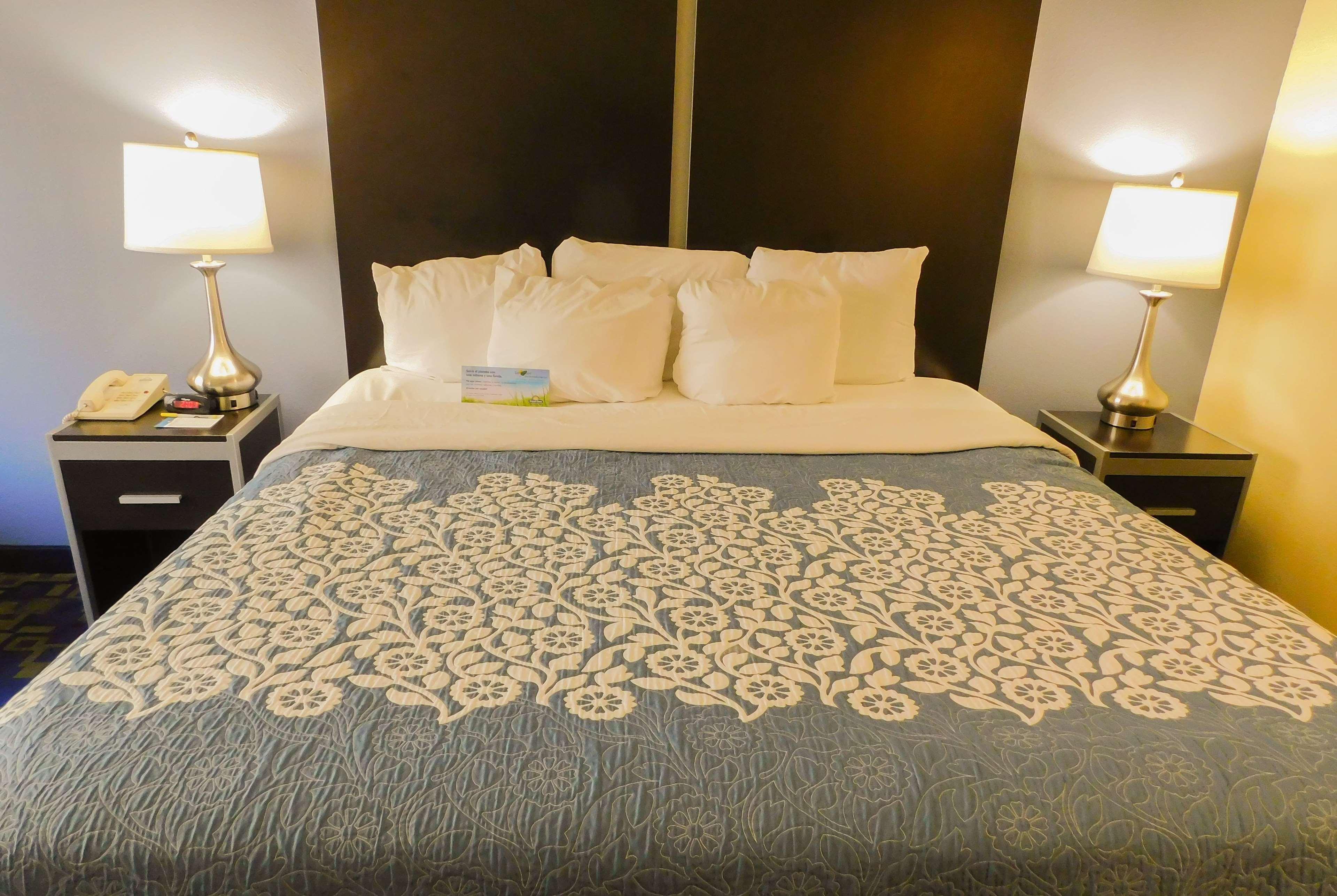 Days Inn & Suites By Wyndham Pocahontas Eksteriør bilde
