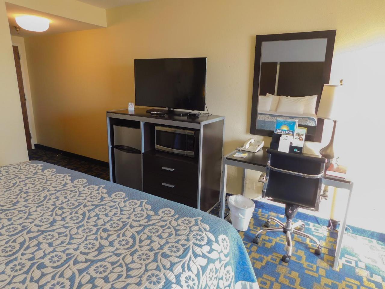 Days Inn & Suites By Wyndham Pocahontas Eksteriør bilde